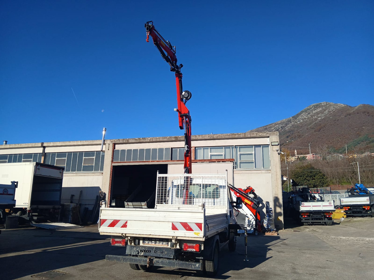 IVECO DAILY 35-120 - Vinçli kamyon: fotoğraf 4 IVECO DAILY 35-120 - Vinçli kamyon: fotoğraf 4