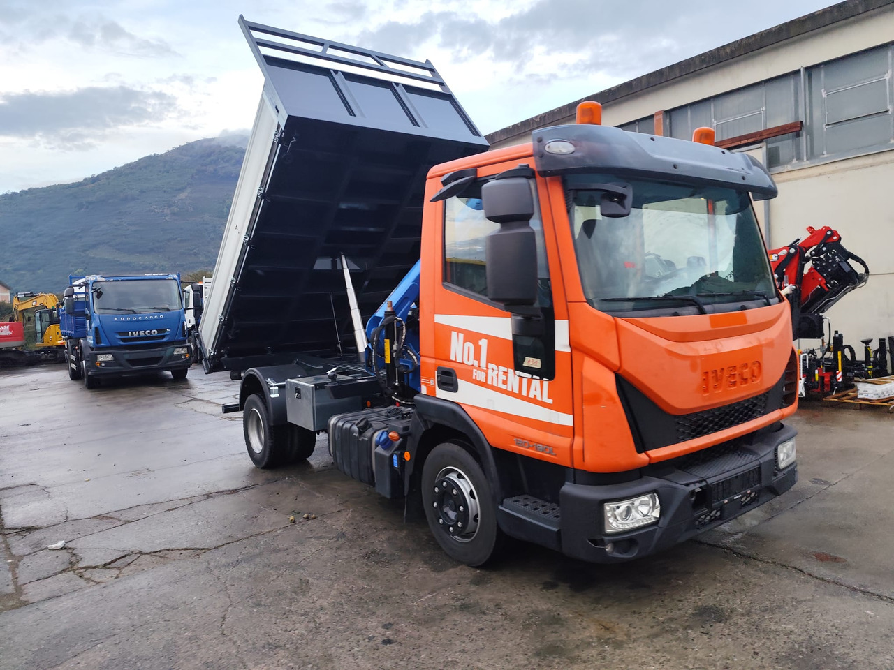 IVECO EUROCARGO 120-90L - Vinçli kamyon, Damperli kamyon: fotoğraf 1 IVECO EUROCARGO 120-90L - Vinçli kamyon, Damperli kamyon: fotoğraf 1