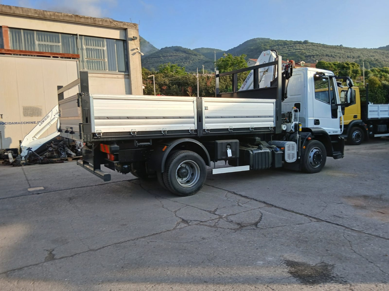 IVECO EUROCARGO 120E28P - Vinçli kamyon: fotoğraf 4 IVECO EUROCARGO 120E28P - Vinçli kamyon: fotoğraf 4