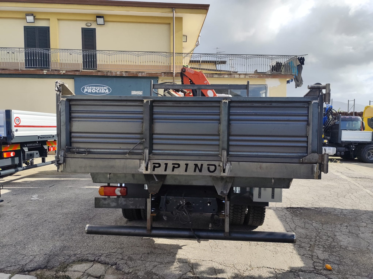 IVECO EUROCARGO 140-250 - Vinçli kamyon: fotoğraf 5 IVECO EUROCARGO 140-250 - Vinçli kamyon: fotoğraf 5