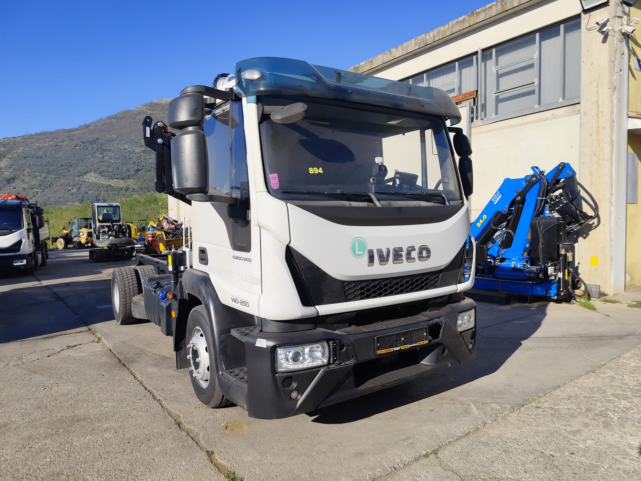 IVECO EUROCARGO 140-250 - Vinçli kamyon: fotoğraf 1 IVECO EUROCARGO 140-250 - Vinçli kamyon: fotoğraf 1