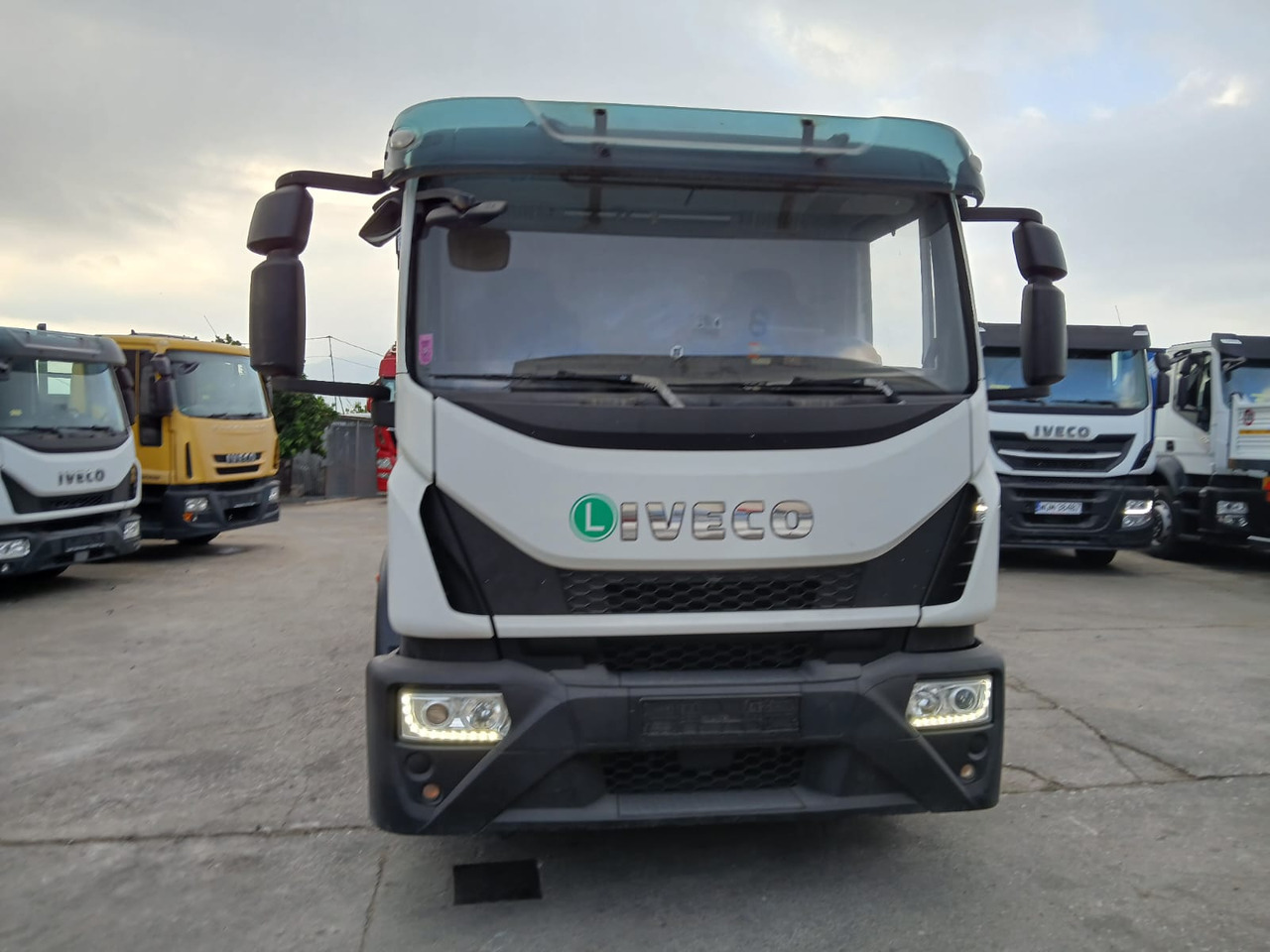 IVECO EUROCARGO 140-250 - Vinçli kamyon, Damperli kamyon: fotoğraf 3 IVECO EUROCARGO 140-250 - Vinçli kamyon, Damperli kamyon: fotoğraf 3