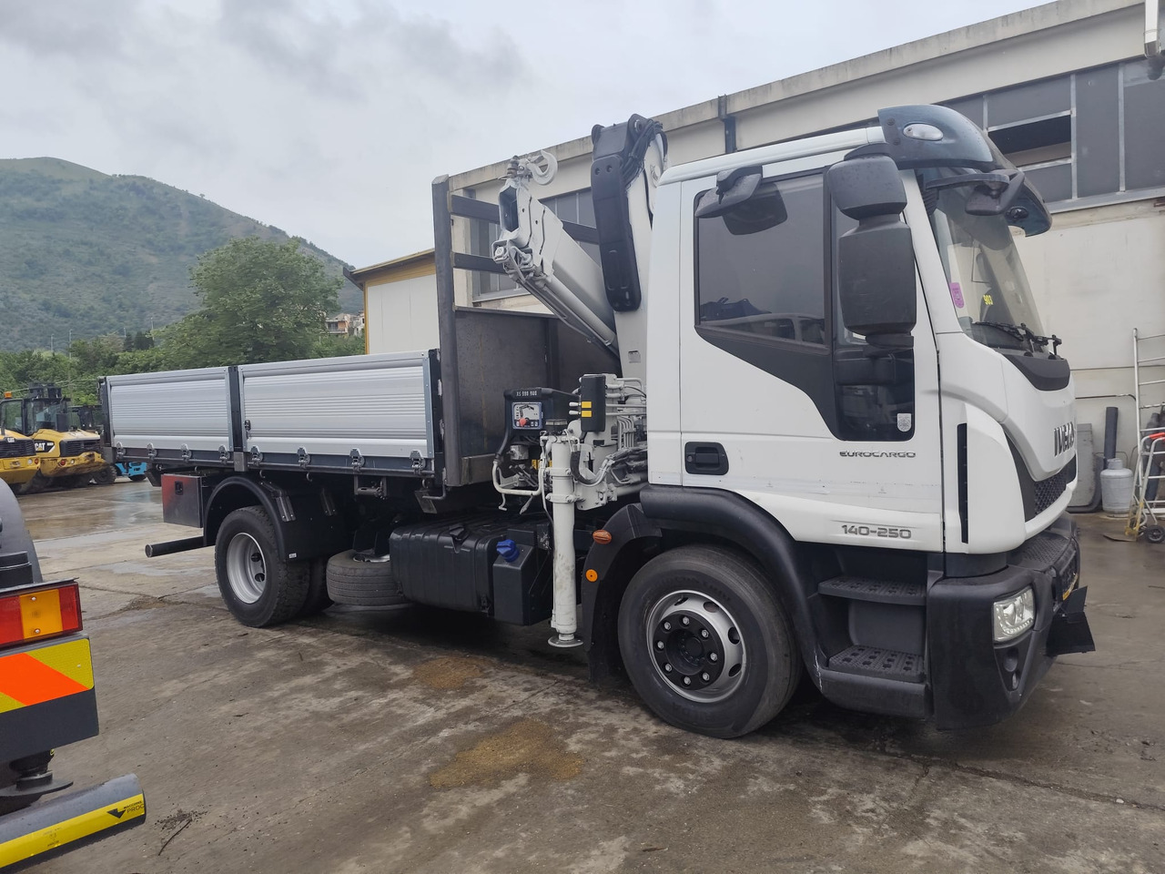 IVECO EUROCARGO 140-250 - Vinçli kamyon: fotoğraf 5 IVECO EUROCARGO 140-250 - Vinçli kamyon: fotoğraf 5