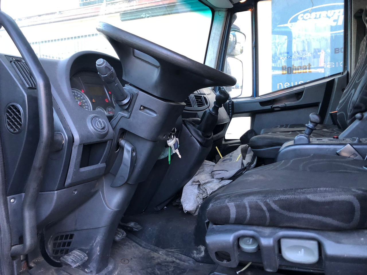 IVECO EUROCARGO 140E25 - Vinçli kamyon: fotoğraf 5 IVECO EUROCARGO 140E25 - Vinçli kamyon: fotoğraf 5
