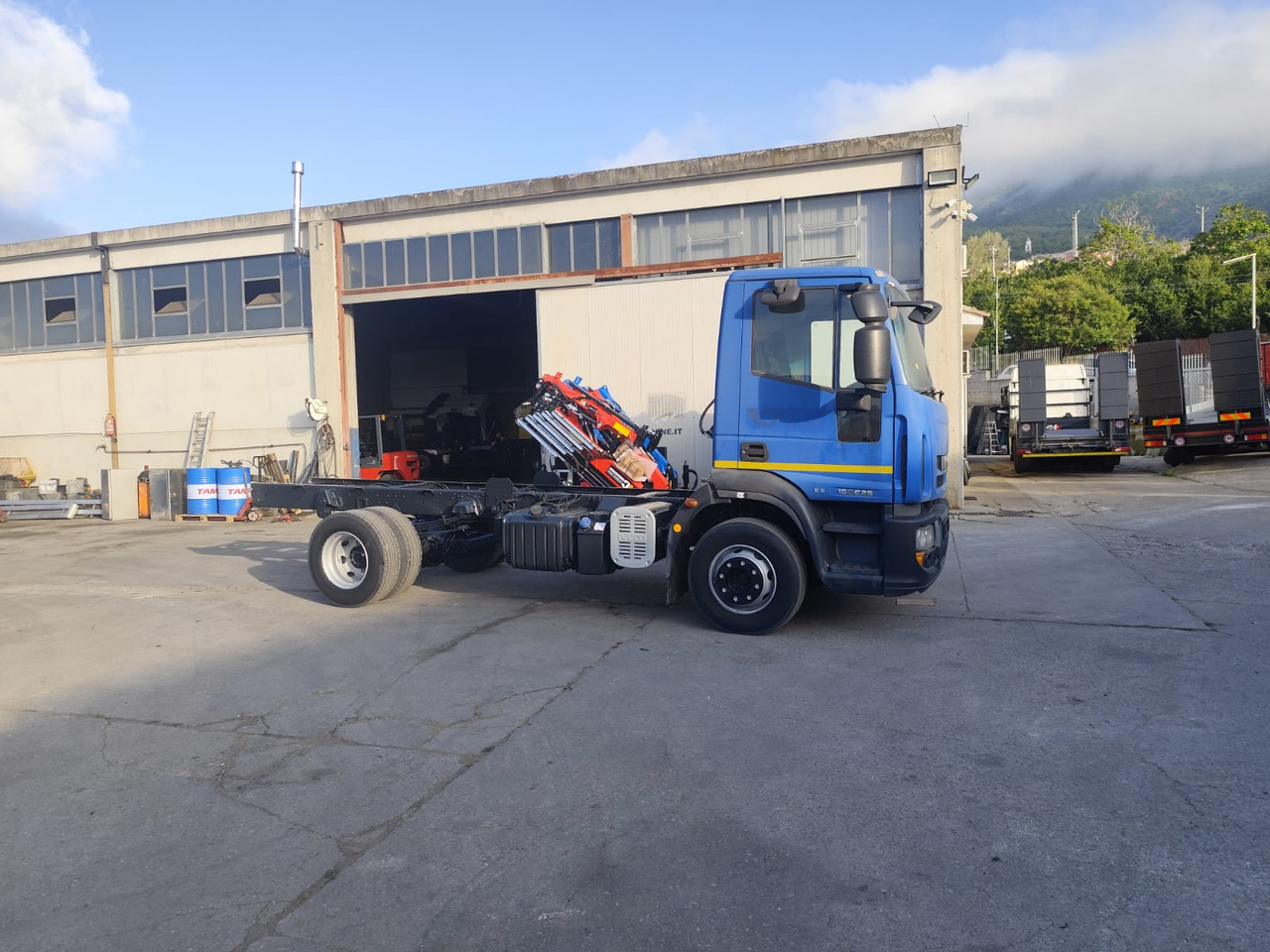 IVECO EUROCARGO 150E25 - Şasi kamyon: fotoğraf 3 IVECO EUROCARGO 150E25 - Şasi kamyon: fotoğraf 3