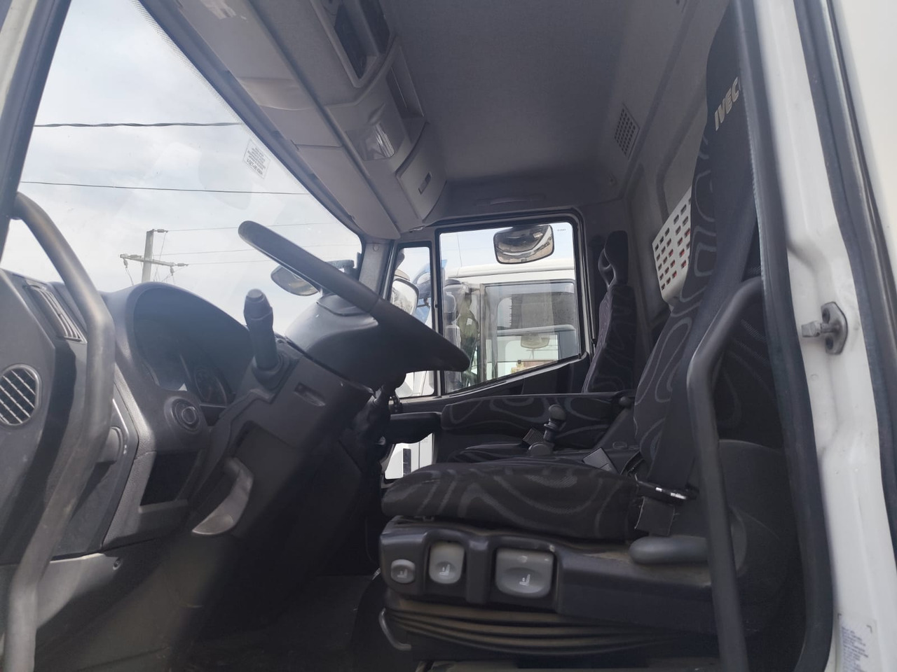 IVECO EUROCARGO 160E25K - Vinçli kamyon: fotoğraf 4 IVECO EUROCARGO 160E25K - Vinçli kamyon: fotoğraf 4