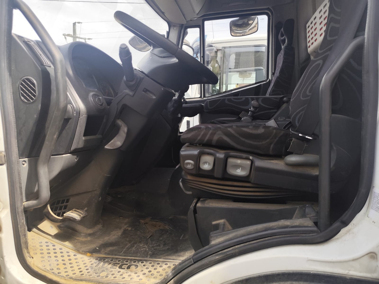 IVECO EUROCARGO 160E25K - Vinçli kamyon: fotoğraf 5 IVECO EUROCARGO 160E25K - Vinçli kamyon: fotoğraf 5