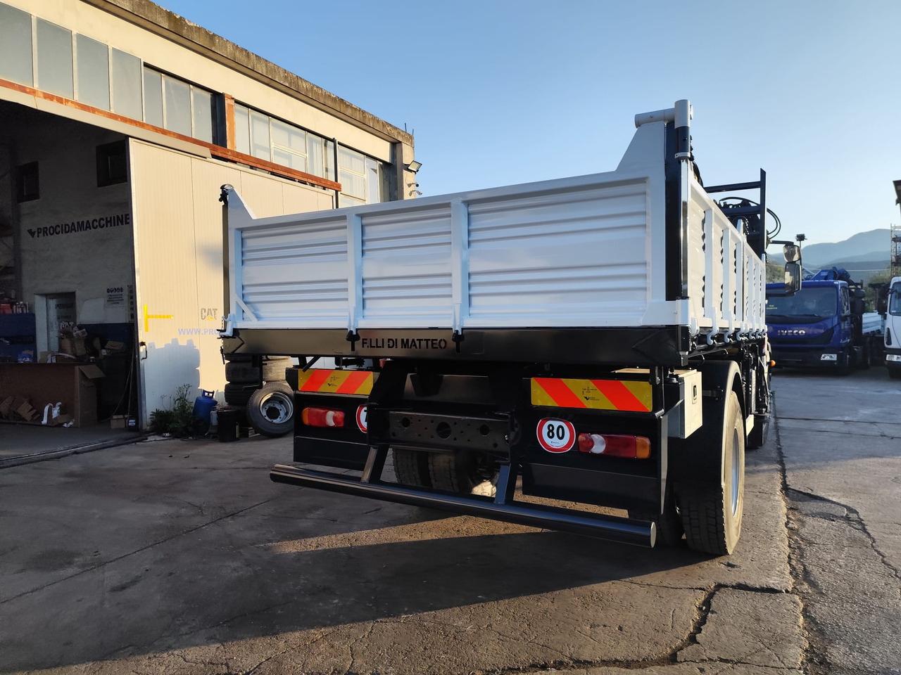 IVECO EUROCARGO 180E25 - Vinçli kamyon: fotoğraf 4 IVECO EUROCARGO 180E25 - Vinçli kamyon: fotoğraf 4
