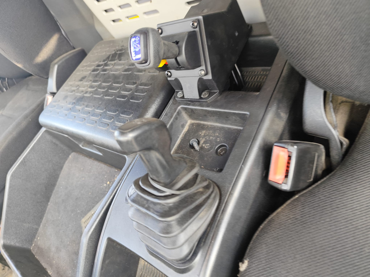 IVECO EUROCARGO 75-160 - Vinçli kamyon: fotoğraf 5 IVECO EUROCARGO 75-160 - Vinçli kamyon: fotoğraf 5