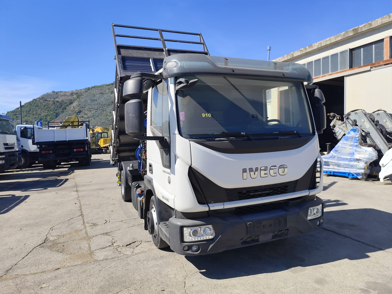 IVECO EUROCARGO 80-210 - Vinçli kamyon, Damperli kamyon: fotoğraf 5 IVECO EUROCARGO 80-210 - Vinçli kamyon, Damperli kamyon: fotoğraf 5