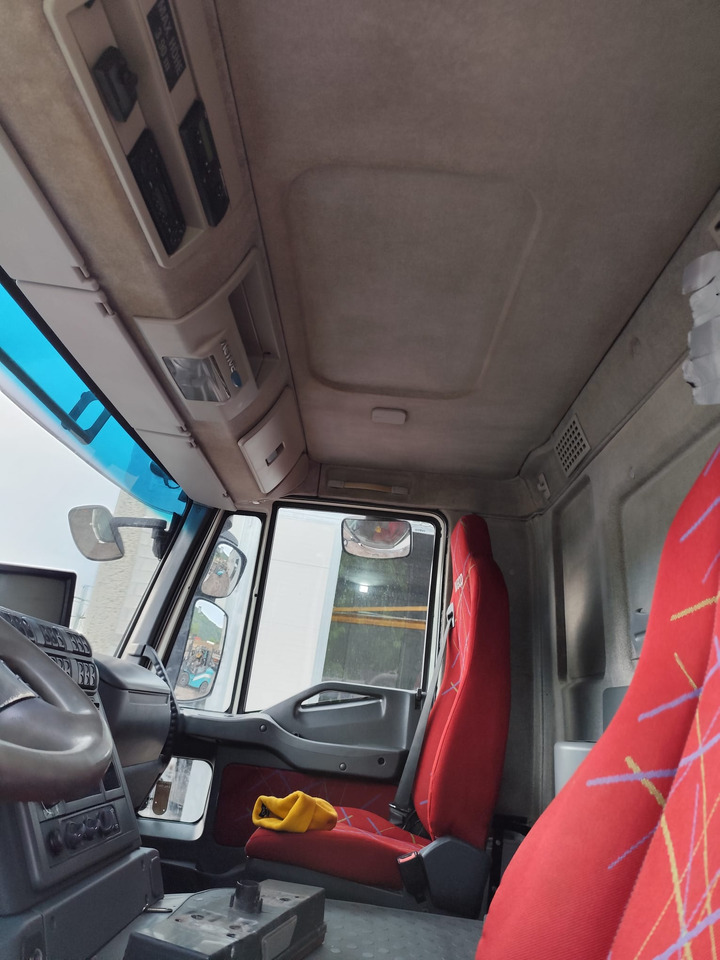 IVECO STRALIS AD 260S31 - Kancalı yükleyici kamyon: fotoğraf 4 IVECO STRALIS AD 260S31 - Kancalı yükleyici kamyon: fotoğraf 4