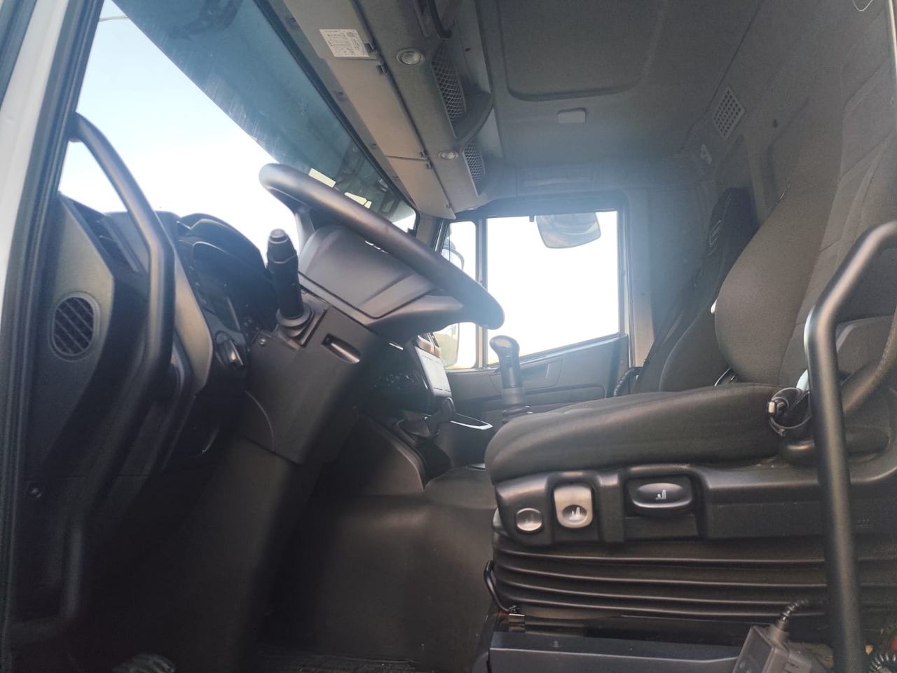 IVECO STRALIS AD 260S31 XP - Şasi kamyon: fotoğraf 2 IVECO STRALIS AD 260S31 XP - Şasi kamyon: fotoğraf 2