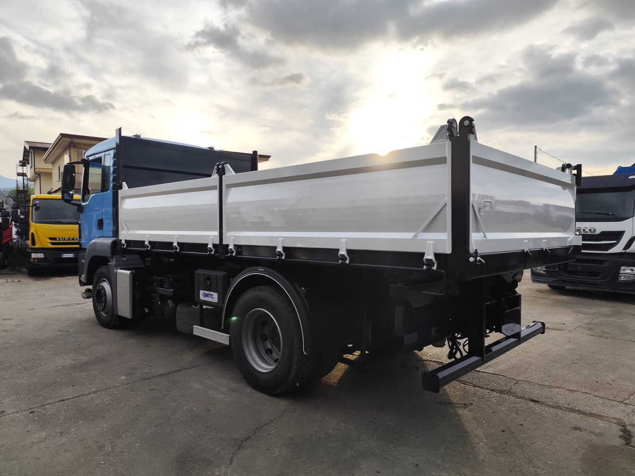 MAN TGS 18.360 - Damperli kamyon: fotoğraf 3 MAN TGS 18.360 - Damperli kamyon: fotoğraf 3
