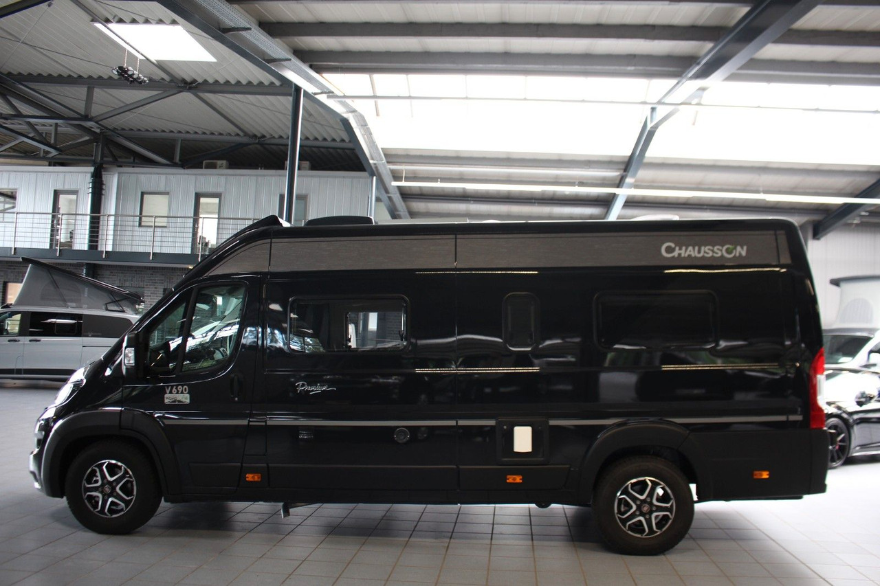 Chausson V 690/10 AT-9 Premium Road Hubbett Rampe Solar - Camper van: fotoğraf 3 Chausson V 690/10 AT-9 Premium Road Hubbett Rampe Solar - Camper van: fotoğraf 3