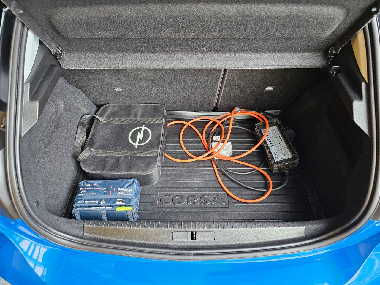 Opel Corsa F Elegance Sommer+Winterreifen +Wärmepumpe - Binek araba: fotoğraf 4 Opel Corsa F Elegance Sommer+Winterreifen +Wärmepumpe - Binek araba: fotoğraf 4