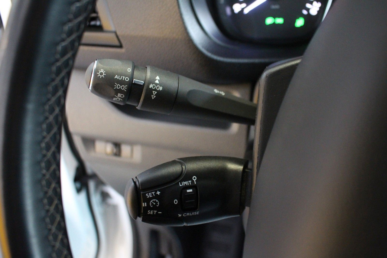 Küçük panelvan Opel Vivaro Kasten Edition S Innovation Navi AHK: fotoğraf 20
