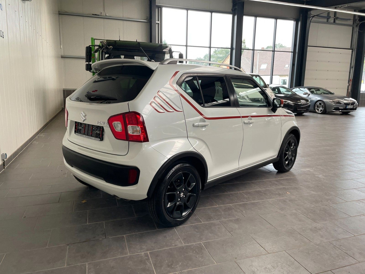 Suzuki Ignis 1,2 Intro Edtion+ - Binek araba: fotoğraf 3 Suzuki Ignis 1,2 Intro Edtion+ - Binek araba: fotoğraf 3