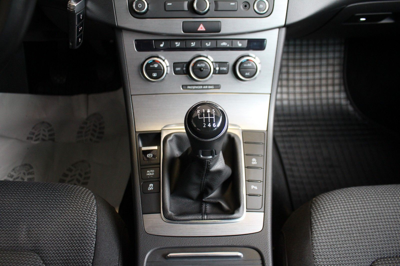 Yeni Sedan araba Volkswagen Passat Comfortline BlueMotion Navi PDC: fotoğraf 14