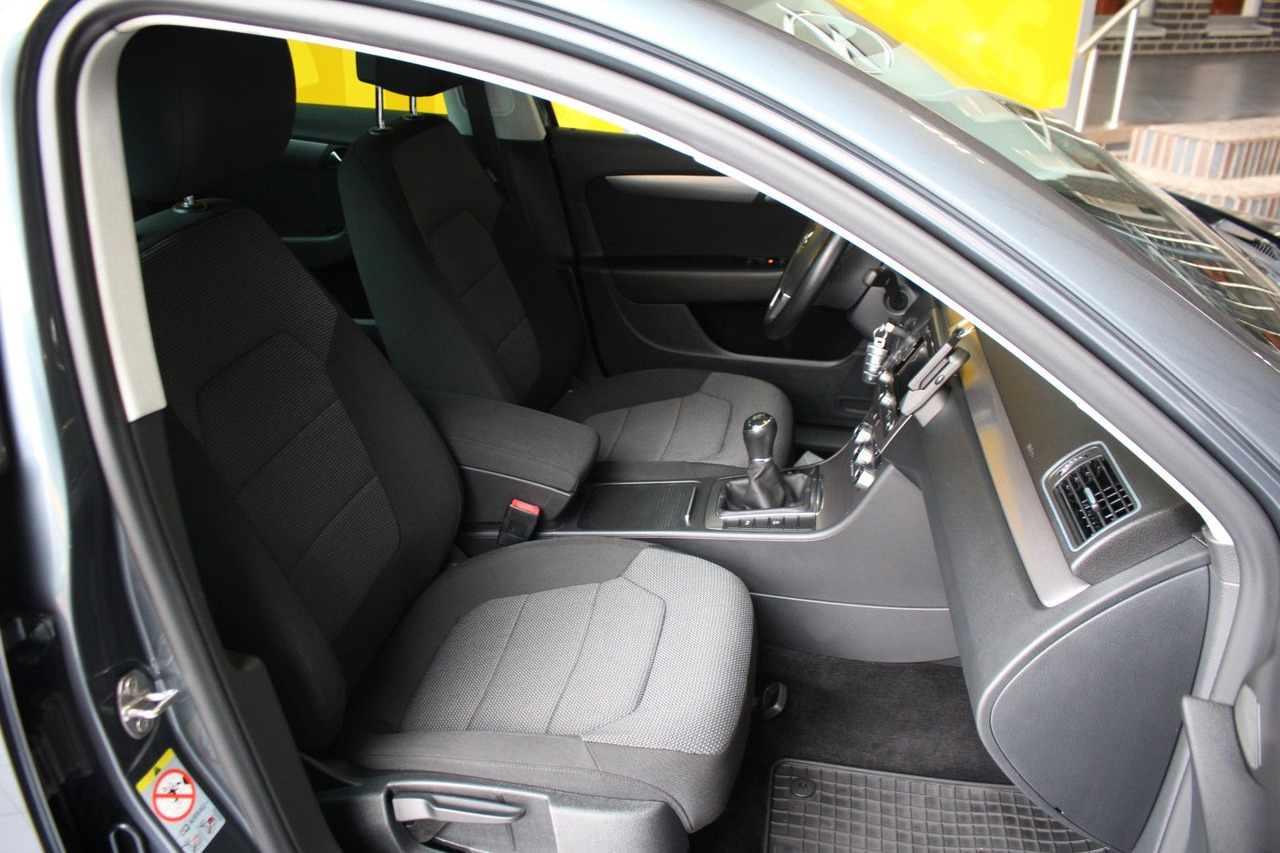 Yeni Sedan araba Volkswagen Passat Comfortline BlueMotion Navi PDC: fotoğraf 7