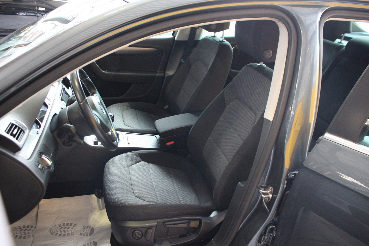 Yeni Sedan araba Volkswagen Passat Comfortline BlueMotion Navi PDC: fotoğraf 11