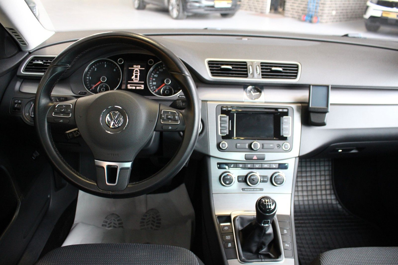 Yeni Sedan araba Volkswagen Passat Comfortline BlueMotion Navi PDC: fotoğraf 12
