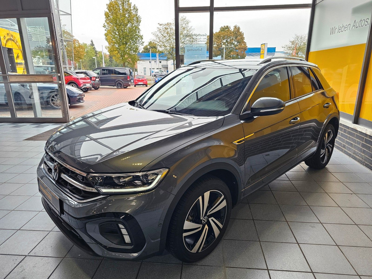 Volkswagen T-Roc R-Line eHeckklappe SHZ LED - SUV: fotoğraf 2 Volkswagen T-Roc R-Line eHeckklappe SHZ LED - SUV: fotoğraf 2