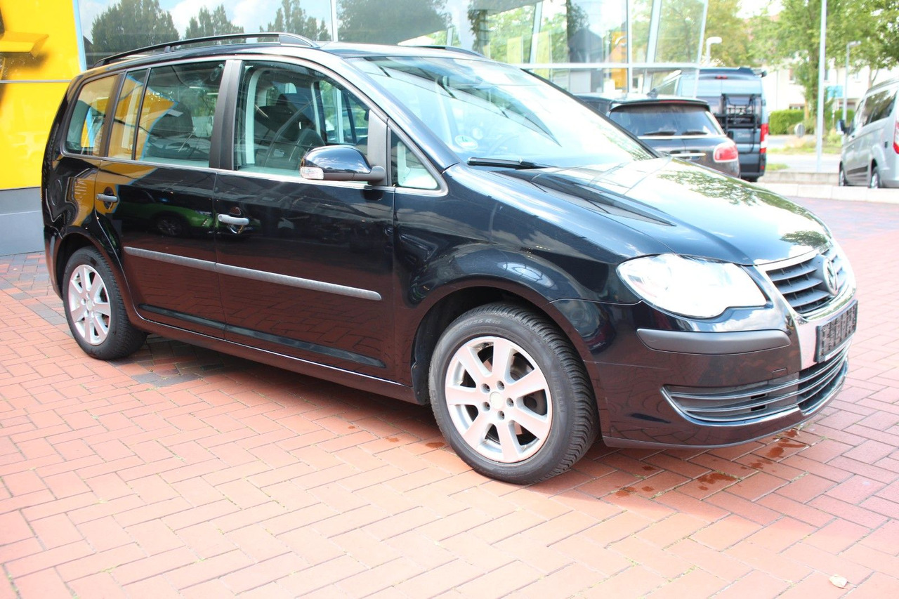 Volkswagen Touran Conceptline AHK 7 Sitze - Minivan: fotoğraf 1 Volkswagen Touran Conceptline AHK 7 Sitze - Minivan: fotoğraf 1