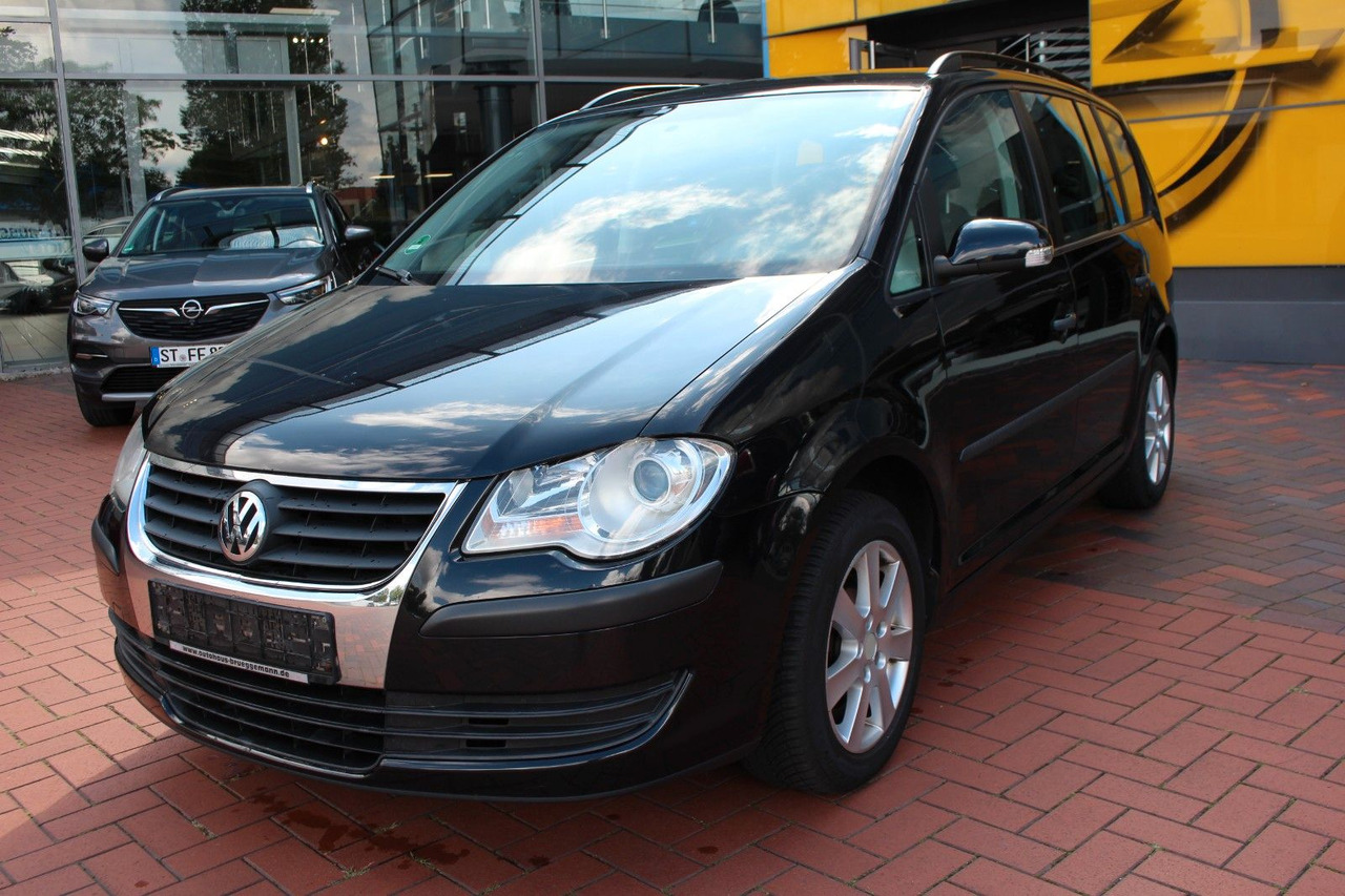Volkswagen Touran Conceptline AHK 7 Sitze - Minivan: fotoğraf 2 Volkswagen Touran Conceptline AHK 7 Sitze - Minivan: fotoğraf 2