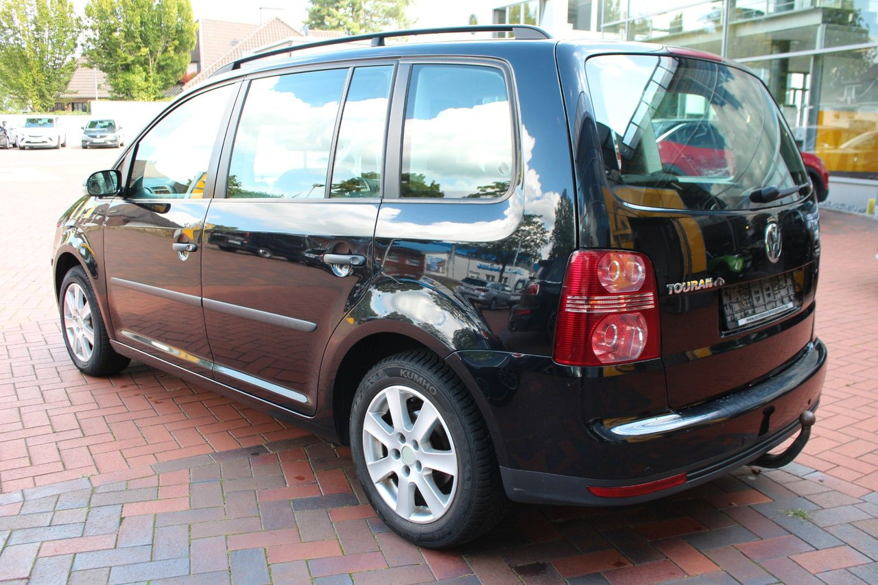 Volkswagen Touran Conceptline AHK 7 Sitze - Minivan: fotoğraf 4 Volkswagen Touran Conceptline AHK 7 Sitze - Minivan: fotoğraf 4