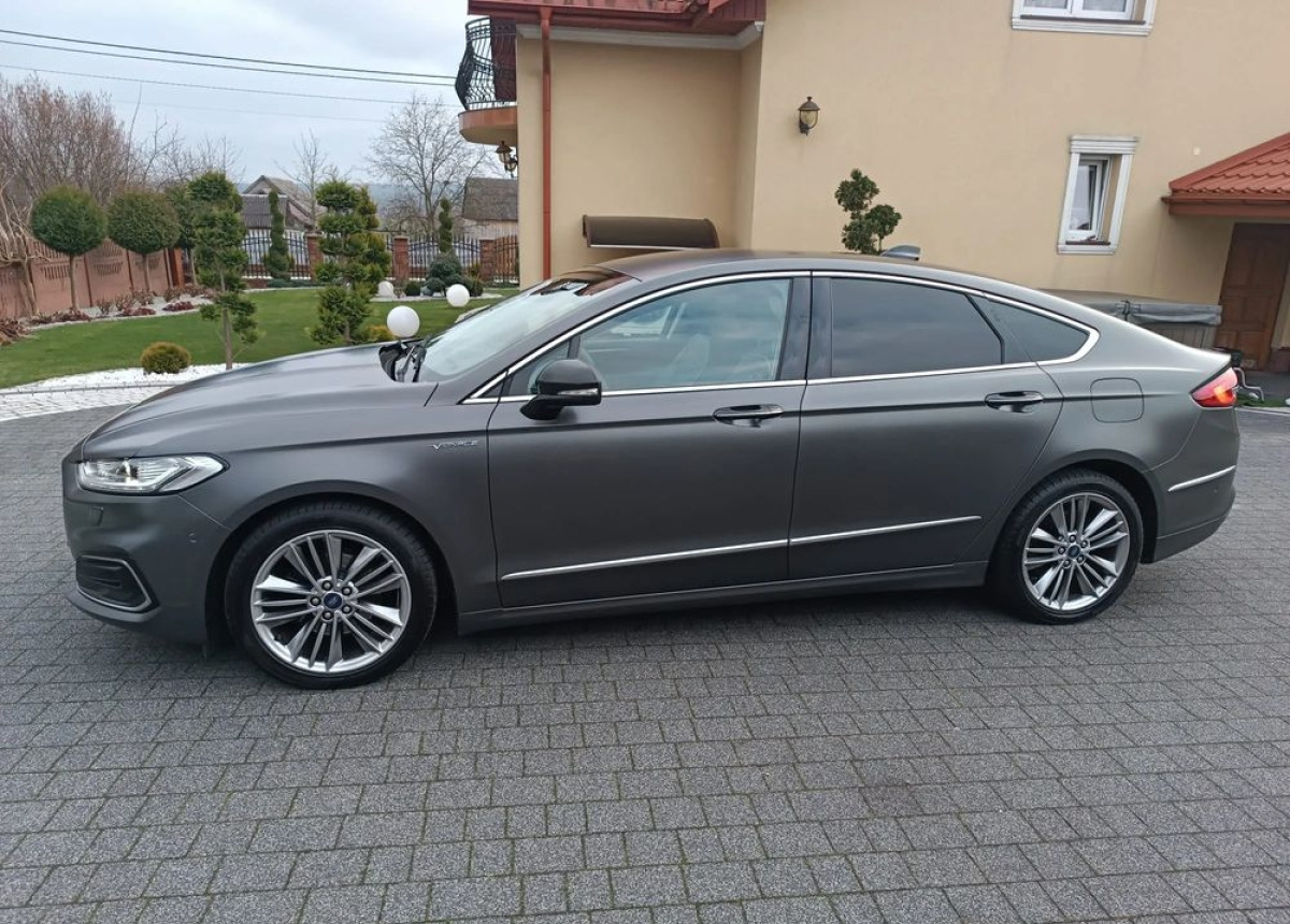 Ford Mondeo Ford 2.0 EcoBlue Vignale - Sedan araba: fotoğraf 3 Ford Mondeo Ford 2.0 EcoBlue Vignale - Sedan araba: fotoğraf 3