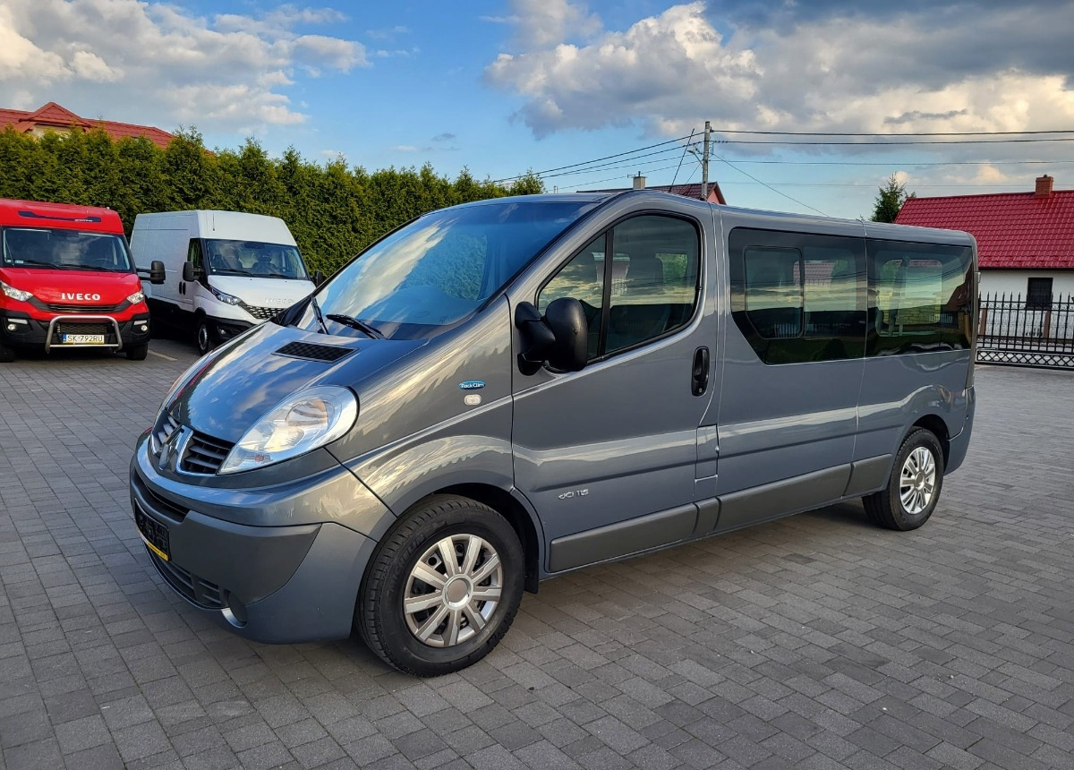Renault Trafic 9 -osobowy Salon Polska I właściciel Bezwypadkowy Lakier - Minibüs, Minivan: fotoğraf 4 Renault Trafic 9 -osobowy Salon Polska I właściciel Bezwypadkowy Lakier - Minibüs, Minivan: fotoğraf 4