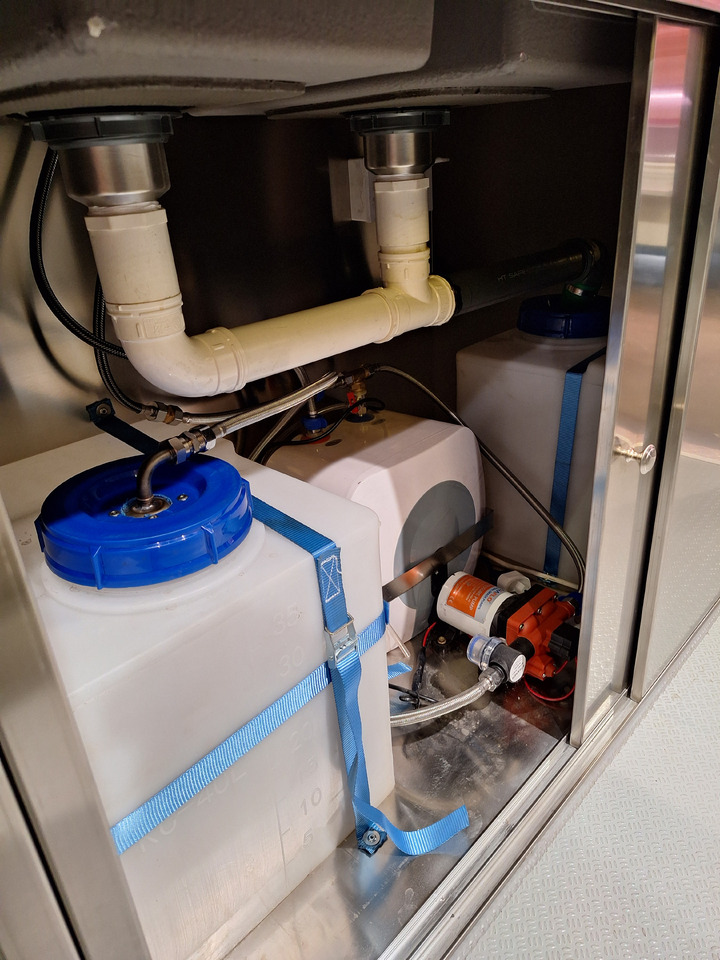 Deli Star Trailer Deli Meat 4000 - EU Standards - Büfe karavan: fotoğraf 5 Deli Star Trailer Deli Meat 4000 - EU Standards - Büfe karavan: fotoğraf 5