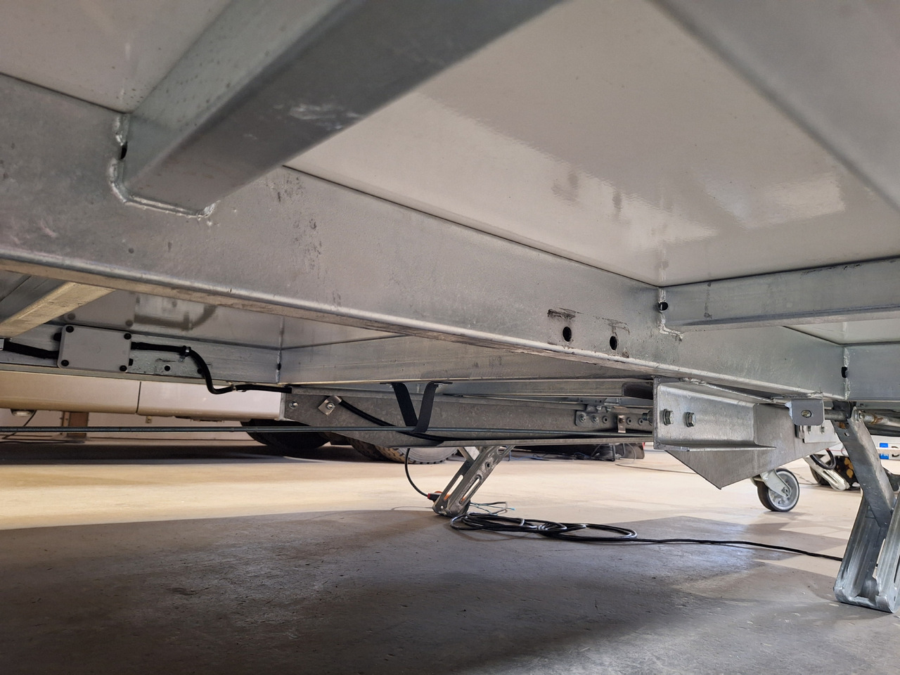 Deli Star Trailer Deli Promotion & General Sales 6000 - EU standards - Büfe karavan: fotoğraf 4 Deli Star Trailer Deli Promotion & General Sales 6000 - EU standards - Büfe karavan: fotoğraf 4