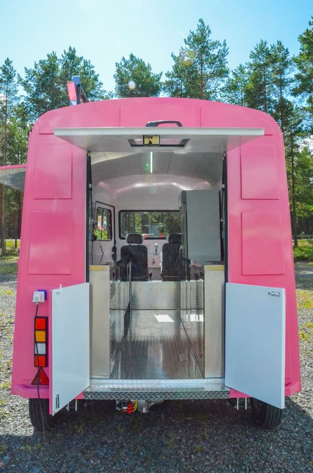 Deli Star Trailer Retro Frenchie HR 5020 Electric - EU standards - Büfe karavan: fotoğraf 5 Deli Star Trailer Retro Frenchie HR 5020 Electric - EU standards - Büfe karavan: fotoğraf 5