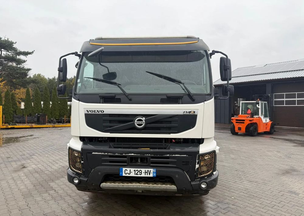 Volvo FMx 330 - Şasi kamyon: fotoğraf 2 Volvo FMx 330 - Şasi kamyon: fotoğraf 2
