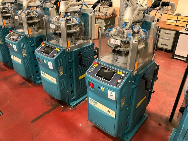 Lonati LB04E7 - Endüstriyel makine: fotoğraf 1 Lonati LB04E7 - Endüstriyel makine: fotoğraf 1