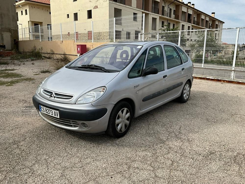 Citroën Xsara - İş makinaları: fotoğraf 1 Citroën Xsara - İş makinaları: fotoğraf 1