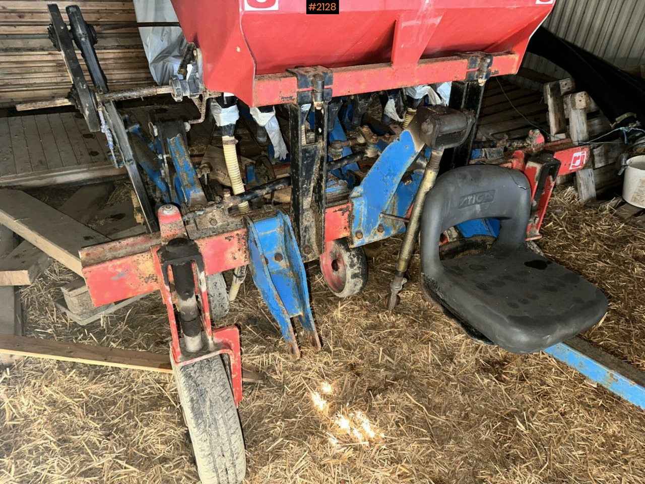 Row crop cleaner Hatzenbichler with fertilizer - Toprak işleme makinesi: fotoğraf 4 Row crop cleaner Hatzenbichler with fertilizer - Toprak işleme makinesi: fotoğraf 4