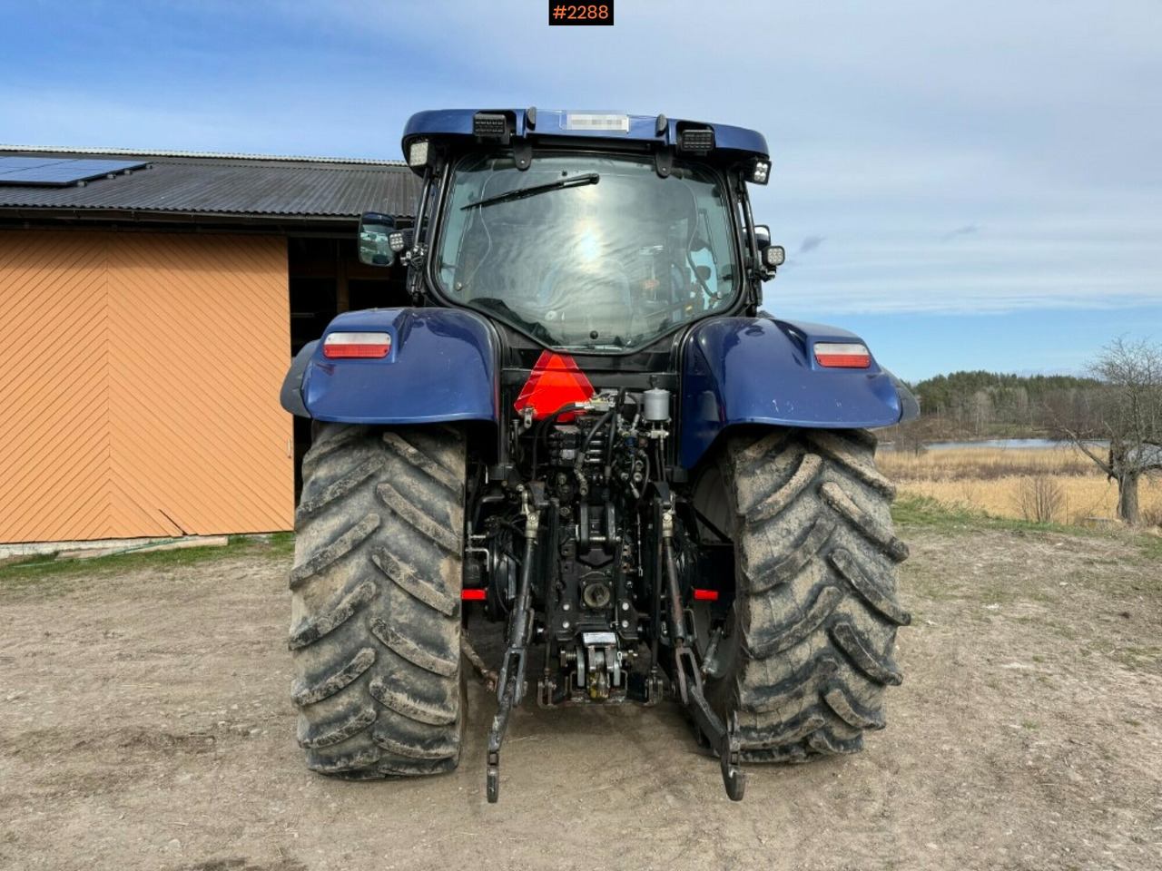 Tractor New Holland T6080 with dual mount - Traktör: fotoğraf 4 Tractor New Holland T6080 with dual mount - Traktör: fotoğraf 4