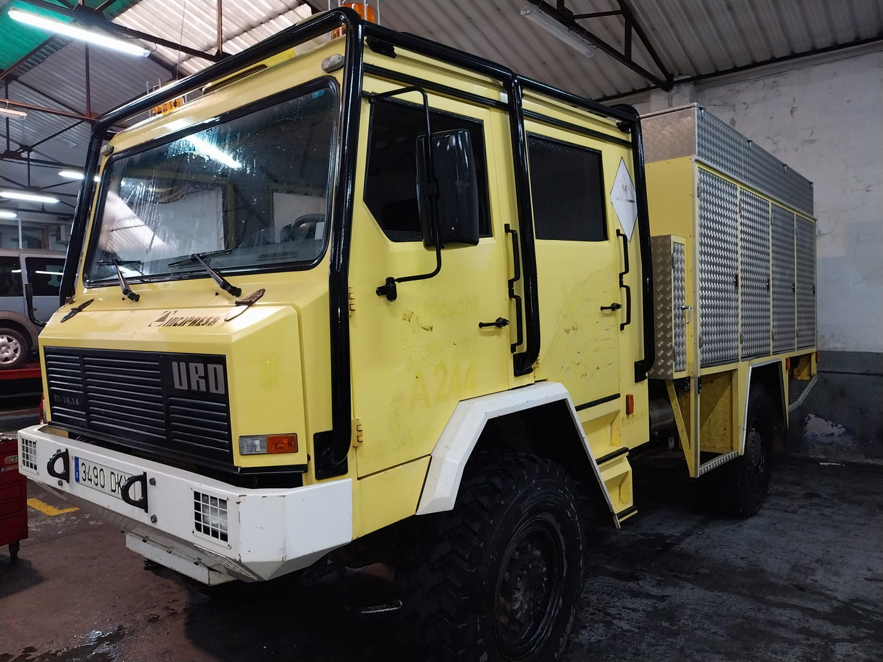URO-IVECO TT URO F3-24 - İtfaiye aracı: fotoğraf 1 URO-IVECO TT URO F3-24 - İtfaiye aracı: fotoğraf 1