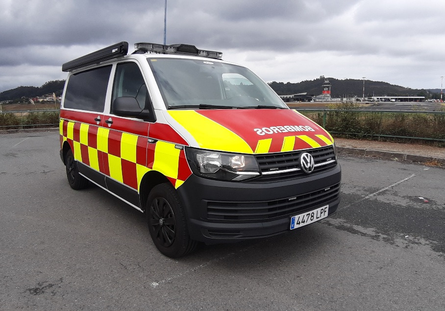VOLKSWAGEN AG TRANSPORTER KOMBI - İtfaiye aracı: fotoğraf 1 VOLKSWAGEN AG TRANSPORTER KOMBI - İtfaiye aracı: fotoğraf 1