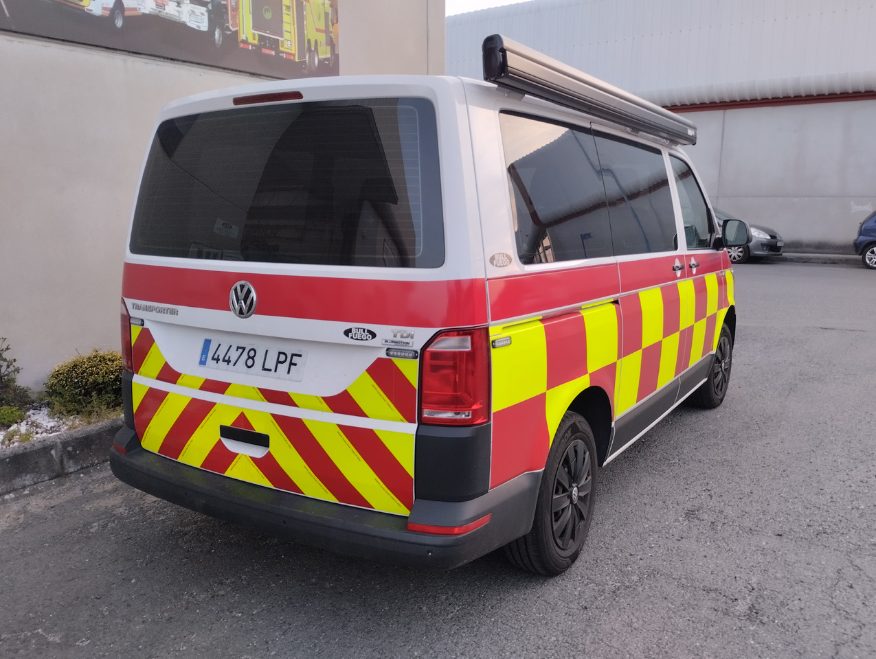 VOLKSWAGEN AG TRANSPORTER KOMBI - İtfaiye aracı: fotoğraf 4 VOLKSWAGEN AG TRANSPORTER KOMBI - İtfaiye aracı: fotoğraf 4