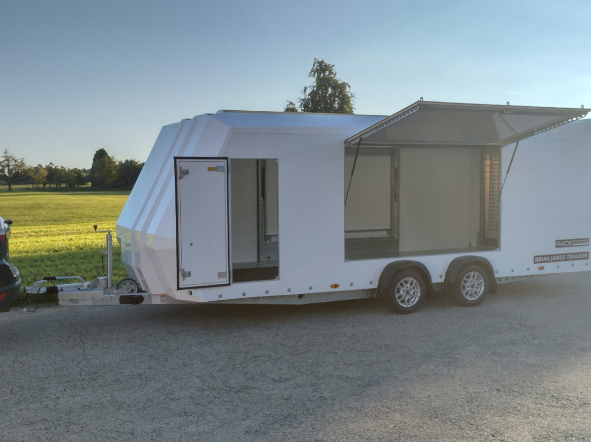 BRIAN JAMES TRAILERS RaceSport 340-5510 - Araba taşıyıcı römork: fotoğraf 1 BRIAN JAMES TRAILERS RaceSport 340-5510 - Araba taşıyıcı römork: fotoğraf 1