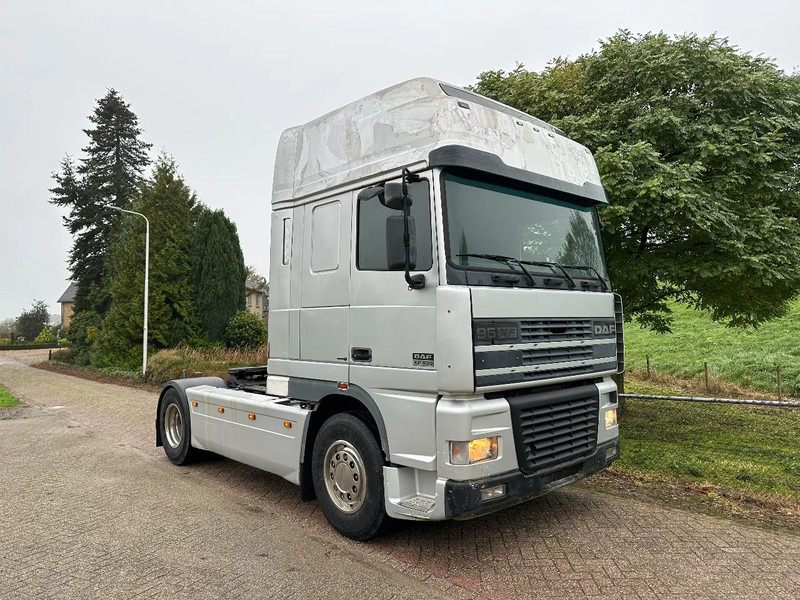 DAF XF 530 4X2 Manual EUR3 LOW KM - Çekici: fotoğraf 5 DAF XF 530 4X2 Manual EUR3 LOW KM - Çekici: fotoğraf 5