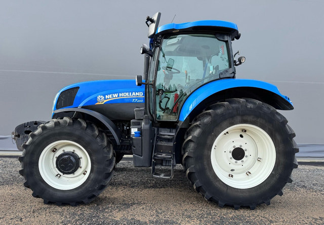 New Holland T7.200 - Traktör: fotoğraf 2 New Holland T7.200 - Traktör: fotoğraf 2