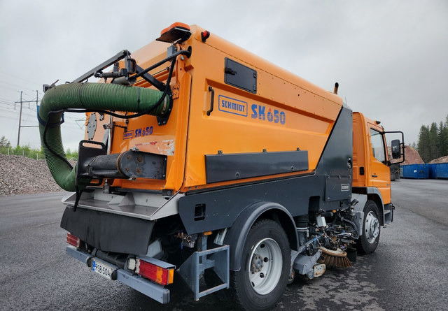 SchmidtSK650 Atego 85kmh/h - Yol süpürme aracı: fotoğraf 5 SchmidtSK650 Atego 85kmh/h - Yol süpürme aracı: fotoğraf 5