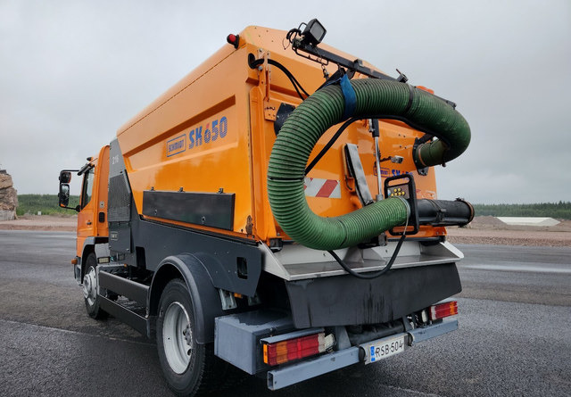 SchmidtSK650 Atego 85kmh/h - Yol süpürme aracı: fotoğraf 3 SchmidtSK650 Atego 85kmh/h - Yol süpürme aracı: fotoğraf 3