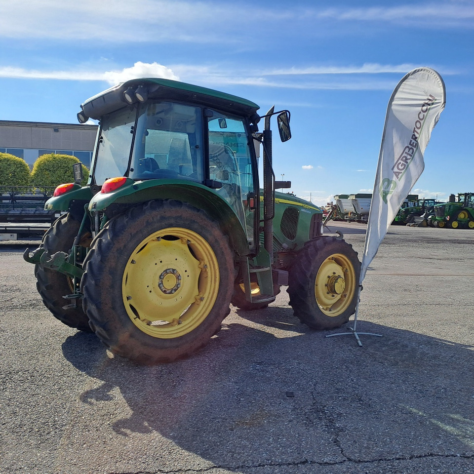 JOHN DEERE 5820 - Traktör: fotoğraf 2 JOHN DEERE 5820 - Traktör: fotoğraf 2