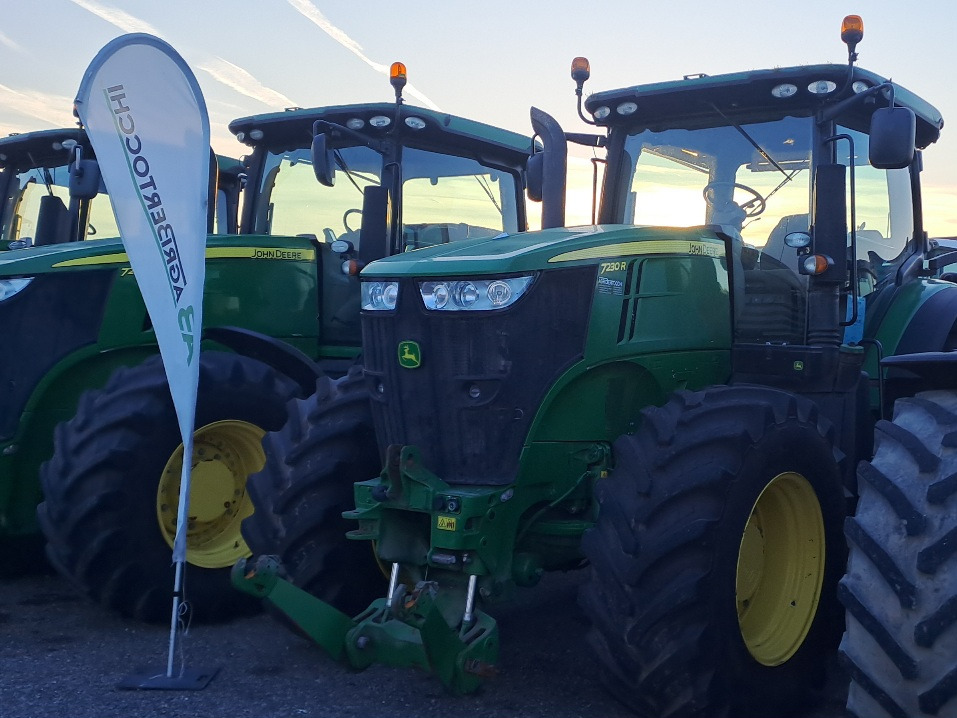JOHN DEERE 7230R - Traktör: fotoğraf 1 JOHN DEERE 7230R - Traktör: fotoğraf 1