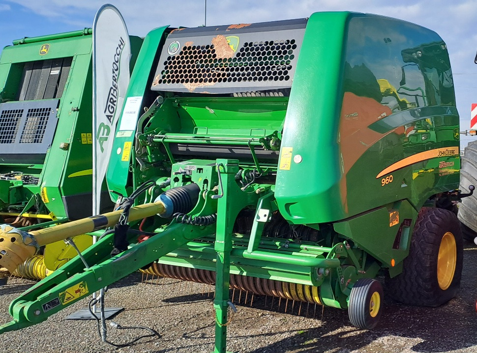 JOHN DEERE 960 - Silindirik balya makinesi: fotoğraf 3 JOHN DEERE 960 - Silindirik balya makinesi: fotoğraf 3